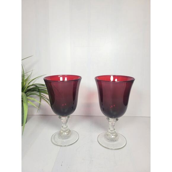 2 Vintage Arc International Knight's Tale Ruby Red Goblets 14 oz - Picture 1 of 4